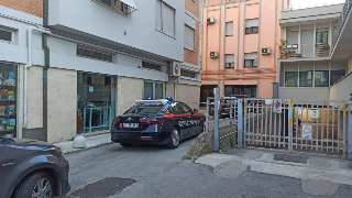 Cadavere in strada a Civitanova, è di una 56enne: ipotesi gesto volontario